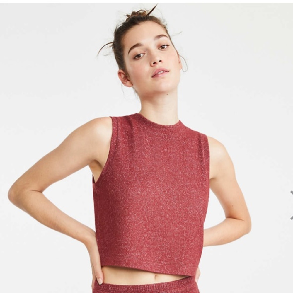 LOU AND GREY CROP TOP